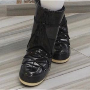 Moon Boots